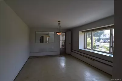 333 N Albany Avenue, Massapequa, NY 11758 - Photo 31