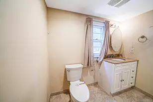 146 Dawn Dr, Centereach, NY 11720 - Photo 17