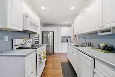 1440 Lincoln Boulevard, Bay Shore, NY 11706 - Photo 15