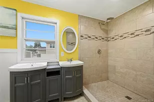 110 Oak St, Deer Park, NY 11729 - Photo 17