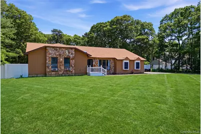 43 Margin Drive W, Shirley, NY 11967 - Photo 31