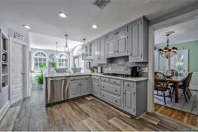 14 Buckingham Place, Manhasset, NY 11030 - Photo 17