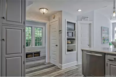 14 Buckingham Place, Manhasset, NY 11030 - Photo 19