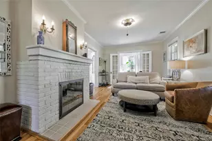 14 Buckingham Pl, Manhasset, NY 11030 - Photo 9