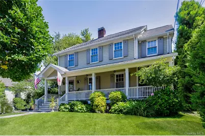 14 Buckingham Place, Manhasset, NY 11030 - Photo 1