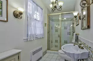 14 Buckingham Pl, Manhasset, NY 11030 - Photo 25