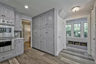 14 Buckingham Pl, Manhasset, NY 11030 - Photo 23