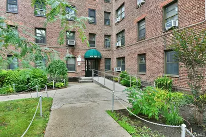 52-54 65th Place #1P, Maspeth, NY 11378 - Photo 3