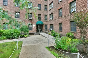 52-54 65th Pl, Maspeth, NY 11378 - Photo 3