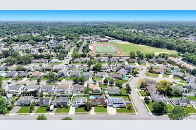 266 Duckpond Drive S, Wantagh, NY 11793 - Photo 35