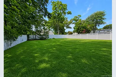 30 Hackberry Lane, Holbrook, NY 11741 - Photo 7