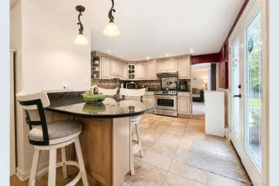 30 Hackberry Lane, Holbrook, NY 11741 - Photo 13
