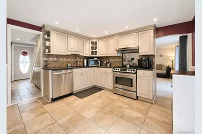 30 Hackberry Lane, Holbrook, NY 11741 - Photo 15