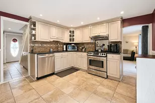30 Hackberry Ln, Holbrook, NY 11741 - Photo 15
