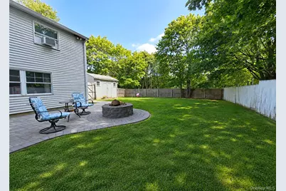 30 Hackberry Lane, Holbrook, NY 11741 - Photo 5