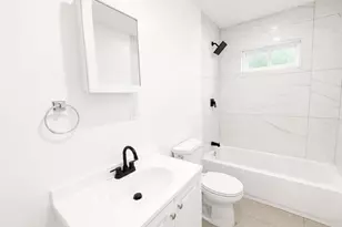 818 Meade Ave, Bellport, NY 11713 - Photo 5