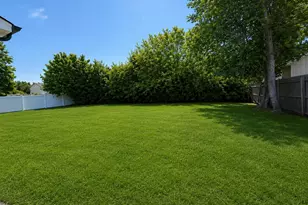 818 Meade Ave, Bellport, NY 11713 - Photo 13