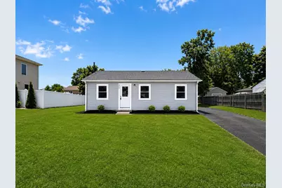 818 Meade Avenue, Bellport, NY 11713 - Photo 1