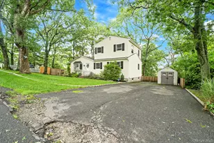 30 Sayville Rd, Sound Beach, NY 11789 - Photo 11