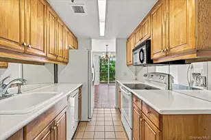 100 Hilton Ave, Garden City, NY 11530 - Photo 9