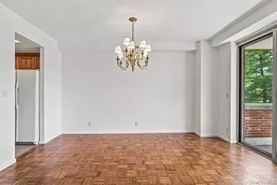 100 Hilton Avenue #417, Garden City, NY 11530 - Photo 7