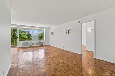 100 Hilton Avenue #417, Garden City, NY 11530 - Photo 3