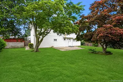 192 Hancock Street, Brentwood, NY 11717 - Photo 5