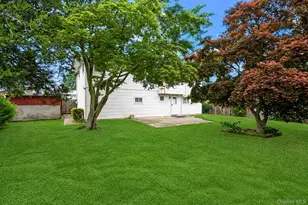 192 Hancock St, Brentwood, NY 11717 - Photo 5