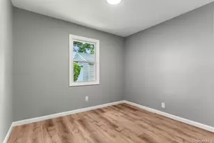 1340 Manor Ln, Bay Shore, NY 11706 - Photo 15
