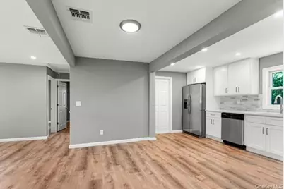 1340 Manor Lane, Bay Shore, NY 11706 - Photo 9