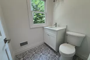 9 1st St, Glenwood Landing, NY 11547 - Photo 7