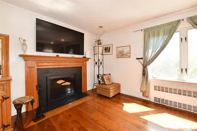 18418 69th Avenue, Fresh Meadows, NY 11365 - Photo 9