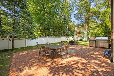 143 Baker Hill Road, Great Neck, NY 11023 - Photo 39