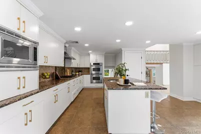 12 E Park Drive, Old Bethpage, NY 11804 - Photo 17