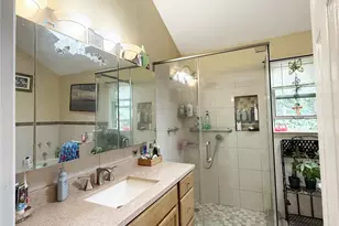 4 John Vincent Ct, Centereach, NY 11720 - Photo 17