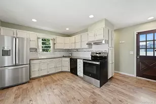 49 Bacon Ln, Babylon, NY 11702 - Photo 9