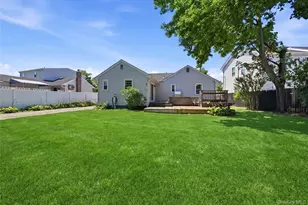 49 Bacon Ln, Babylon, NY 11702 - Photo 21