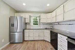 49 Bacon Ln, Babylon, NY 11702 - Photo 11
