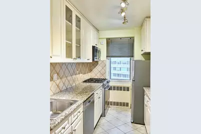 411 E 53rd Street #8L, New York, NY 10022 - Photo 17