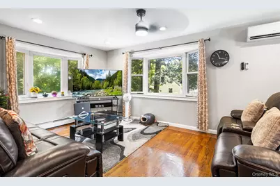 16 Obermueller Drive, Melville, NY 11747 - Photo 13
