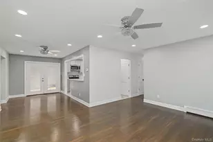 46 Oakland Ave, Central Islip, NY 11722 - Photo 11