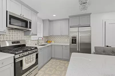 46 Oakland Avenue, Central Islip, NY 11722 - Photo 15