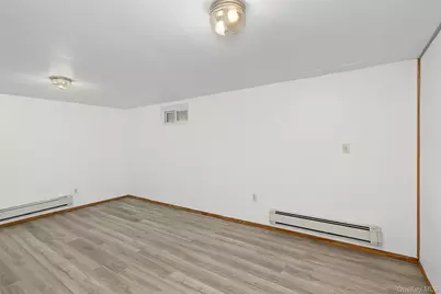 46 Oakland Avenue, Central Islip, NY 11722 - Photo 27