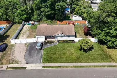 46 Oakland Avenue, Central Islip, NY 11722 - Photo 7