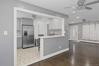 46 Oakland Avenue, Central Islip, NY 11722 - Photo 13