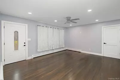 46 Oakland Avenue, Central Islip, NY 11722 - Photo 9