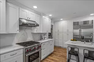 19 Evon Dr, Syosset, NY 11791 - Photo 13
