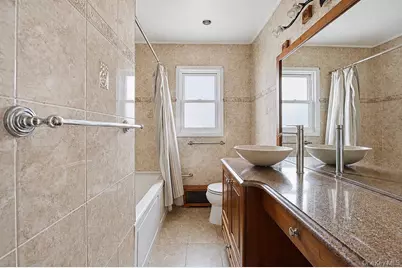 335 Roquette Avenue, Floral Park, NY 11001 - Photo 5