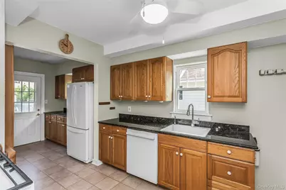 43 Elm Street, Lynbrook, NY 11563 - Photo 17