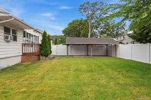 246 29th St, Lindenhurst, NY 11757 - Photo 19